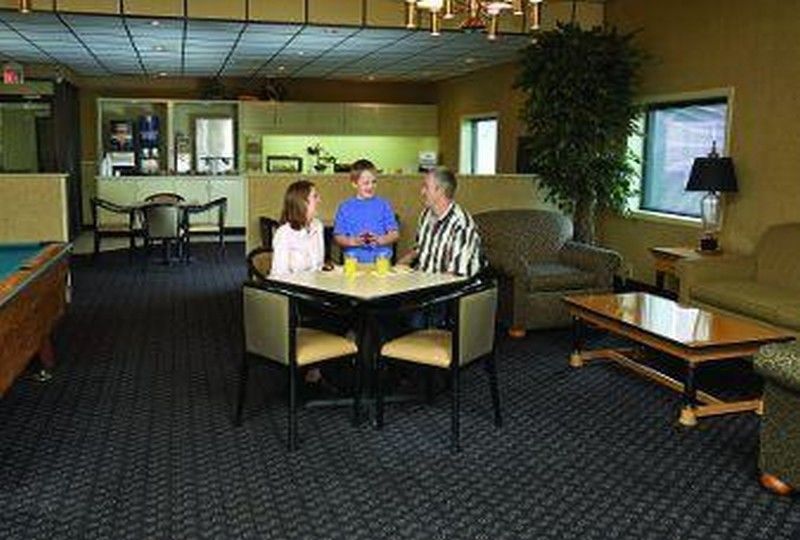 Days Inn By Wyndham Davenport Ia Zewnętrze zdjęcie
