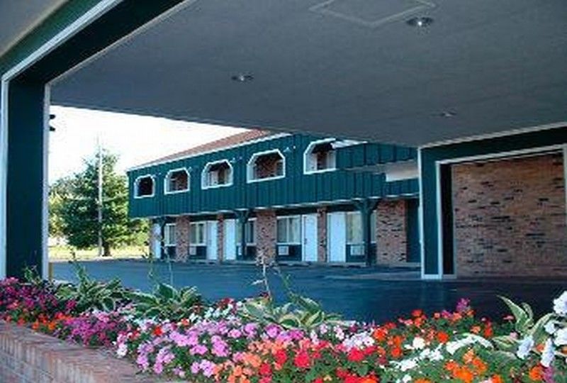 Days Inn By Wyndham Davenport Ia Zewnętrze zdjęcie
